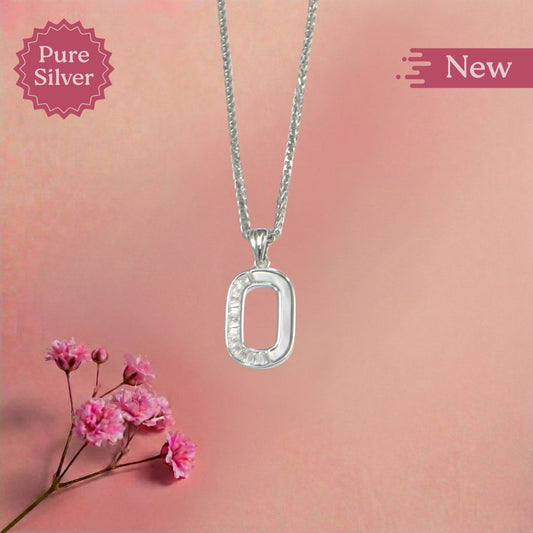 O' initial pendant necklace