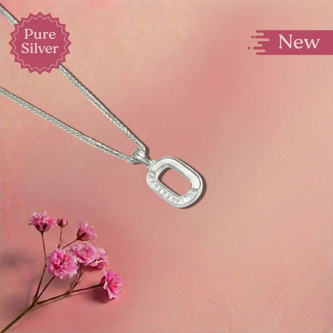 O' initial pendant necklace